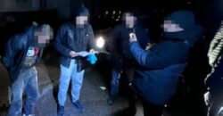 У Дніпрі затримали озброєних чоловіків, які псували автомобілі містян