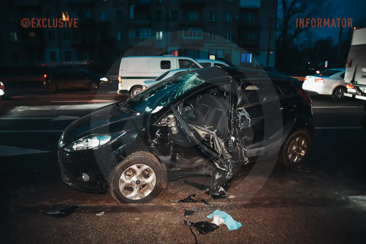 Масштабна ДТП на на Слобожанскому проспекті у Дніпрі: є постраждалі - рис. 3
