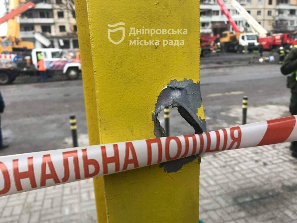 У Дніпрі відновлюють об'єкти транспортної інфраструктури, пошкоджені внаслідок ракетного удару - рис. 3