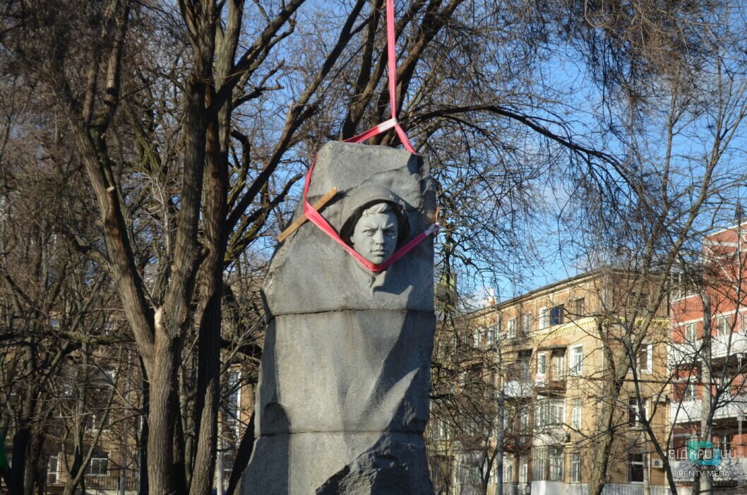 У середмісті Дніпра демонтували пам’ятник герою СРСР Олександру Матросову