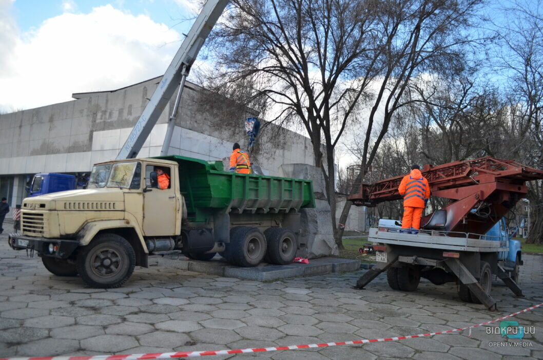 У середмісті Дніпра демонтували пам’ятник герою СРСР Олександру Матросову
