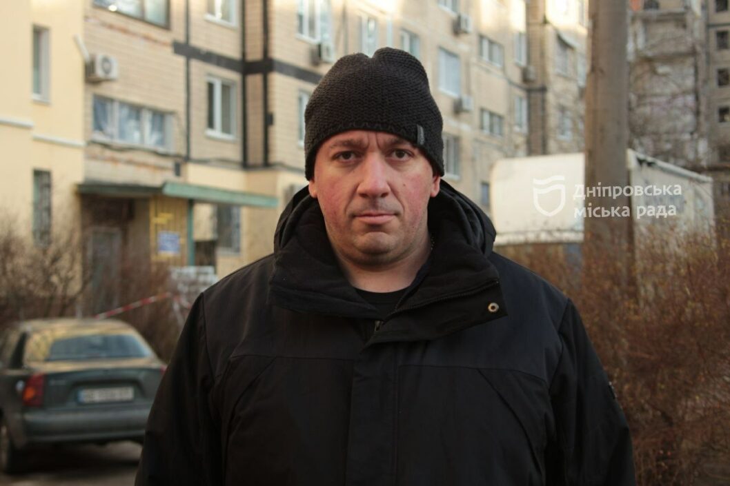 Установили уже более 50 стеклопакетов: как в Днепре восстанавливают разрушенный дом на ж/м Победа - рис. 4