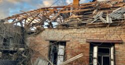 Окупанти вдень обстріляли житлові будинки у Нікополі: є постраждалі - рис. 7