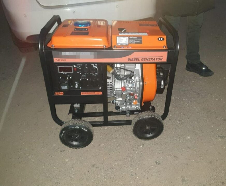 В Днепре двое мужчин попались на краже генератора