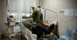 Військові медики 25-ї повітрянодесантної бригади показали, як рятують своїх побратимів - рис. 2