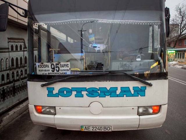 У Дніпрі відновлюють рух автобусів через проспект Свободи та Кайдацький шлях 