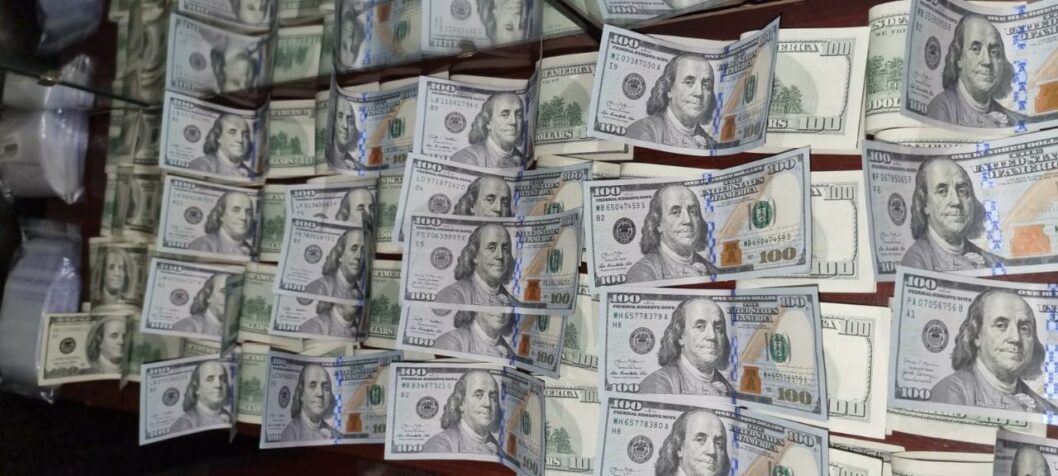 Міг збагатитися ще на 250 000 грн: правоохоронці Кривого Рогу викрили накрозбувача на передачі "товару"