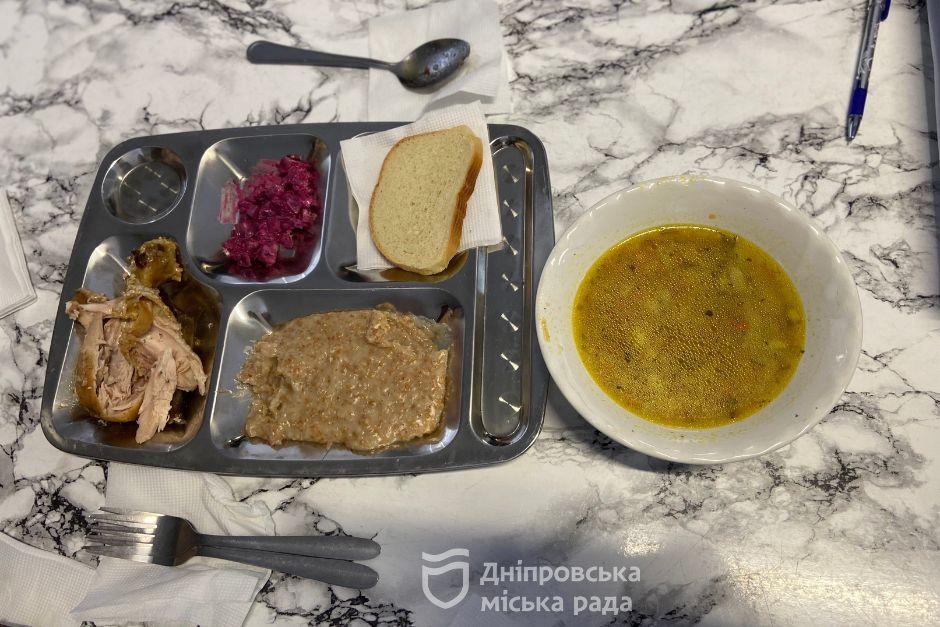 Безкоштовні обстеження та обіди: як Дніпро піклується про літніх людей