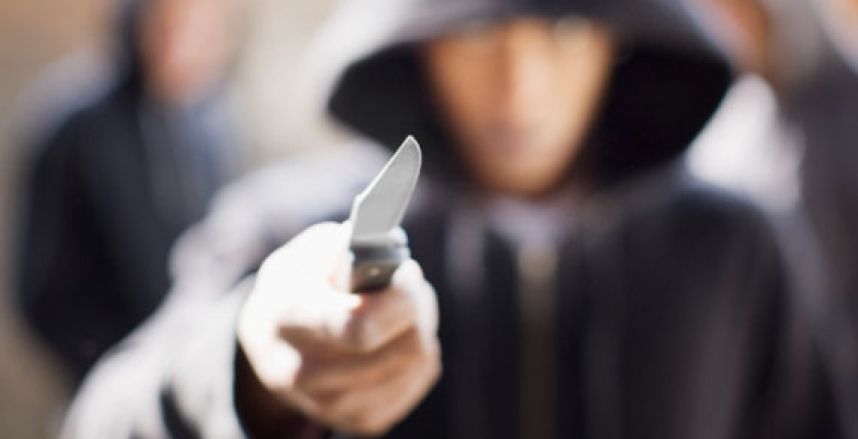 У Дніпрі озброєний ножем чоловік пограбував магазин