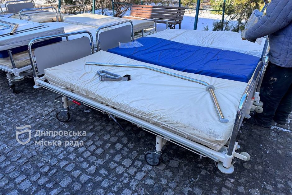 Лікарні Дніпра отримали 59 сучасних ліжок від міста-помічника Нюрнберга - рис. 2