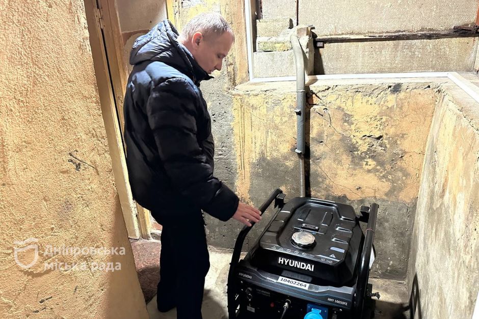 Велике прибирання Дніпра: черговий по місту перевірив, як місто готують до весни