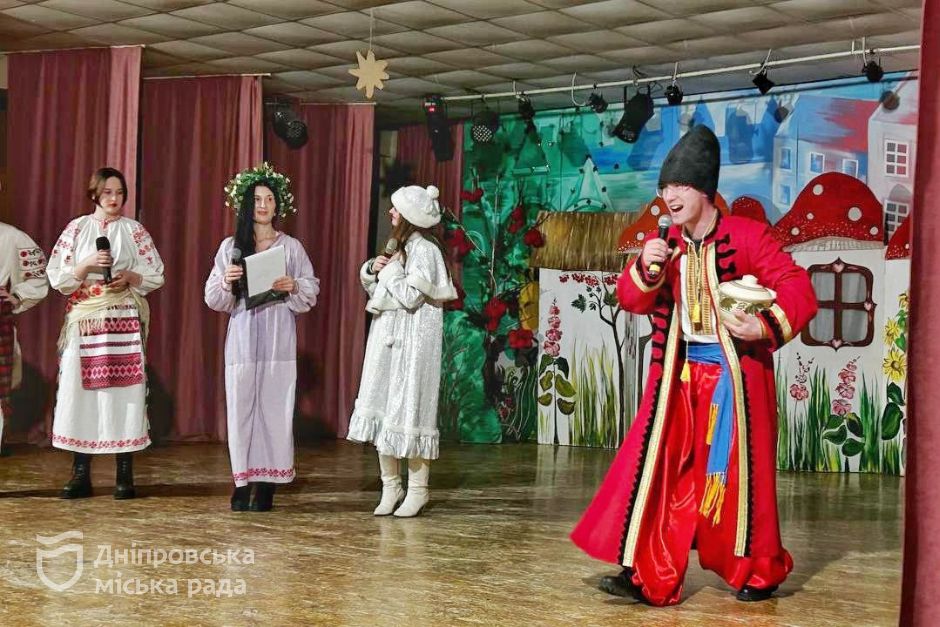 Проводжали зиму і збирали на допомогу ЗСУ: у Дніпрі святкували Колодія - рис. 5