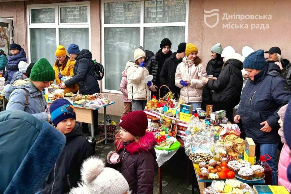 Проводжали зиму і збирали на допомогу ЗСУ: у Дніпрі святкували Колодія - рис. 6