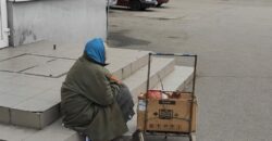 У Дніпрі старенька продає запаси з власного льоху, щоб зібрати гроші для ЗСУ - рис. 7