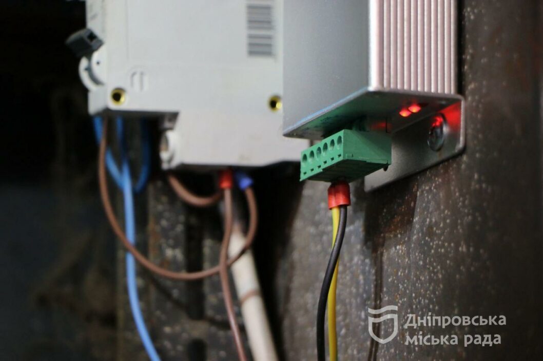 В Днепре в домах ОСМД и ЖСК устанавливают систему дистанционного отключения электропитания