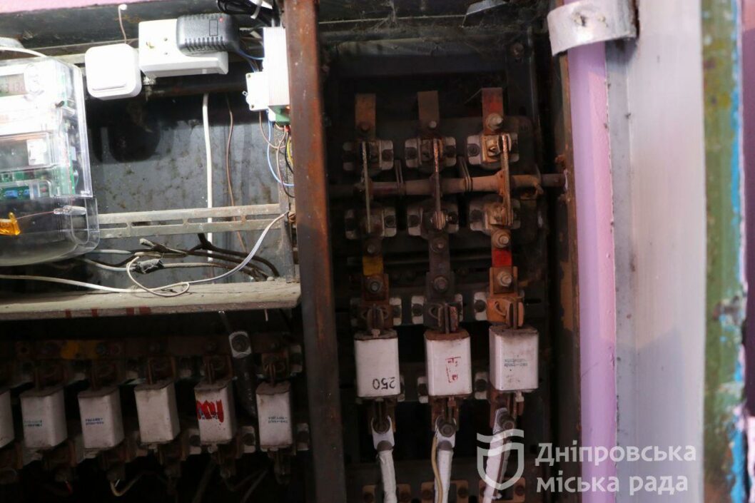 В Днепре в домах ОСМД и ЖСК устанавливают систему дистанционного отключения электропитания