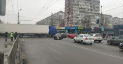 Движение затруднено: в Днепре на перекрестке Калиновой и Образцова произошла авария - рис. 7