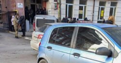 В центрі Дніпра затримали групу озброєних зловмисників - рис. 6