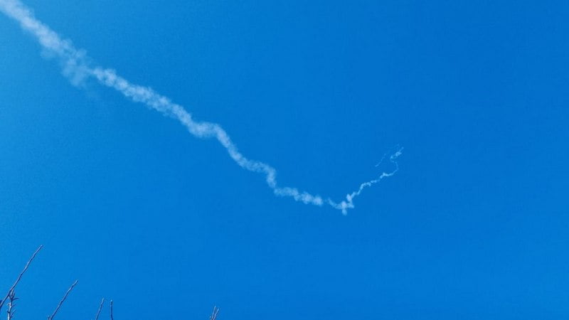 У небі над Дніпропетровщиною прогриміли вибухи: перші подробиці