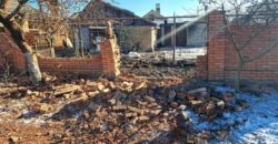 Російські окупанти протягом дня двічі вдарили по Марганцю: серед постраждалих є діти