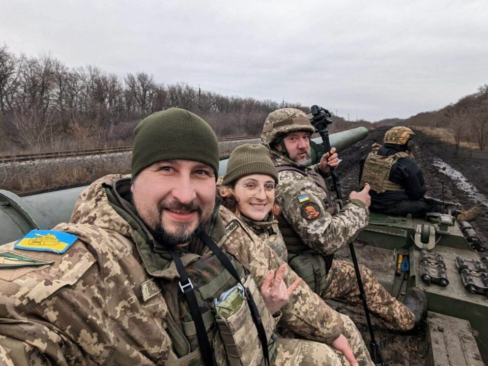Інформаційний фронт: в Україні військових журналістів привітали з професійним днем - рис. 1