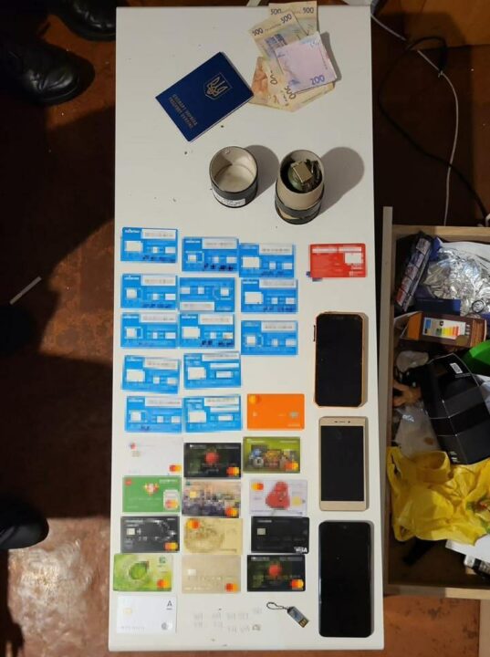 Афера на 100 000 грн: на Дніпропетровщині затримали двох шахраїв