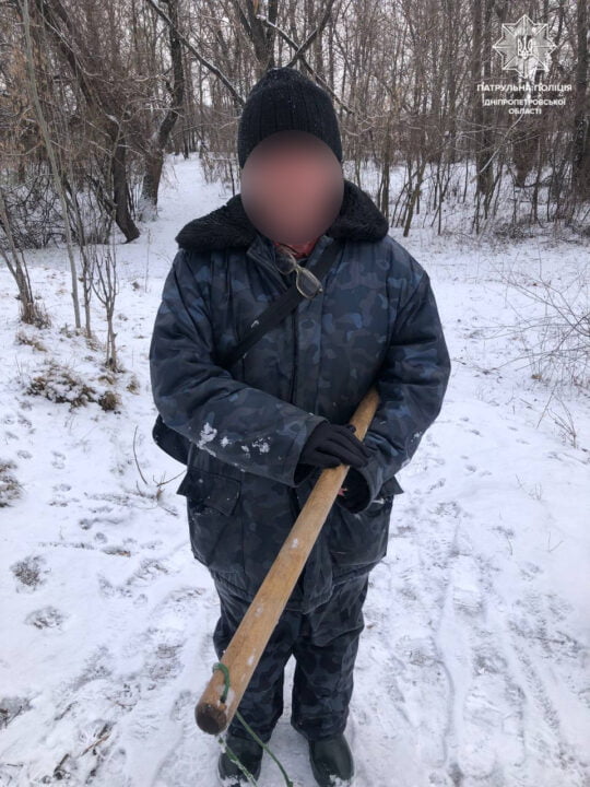 У Дніпрі рибалка провалився під кригу - рис. 2