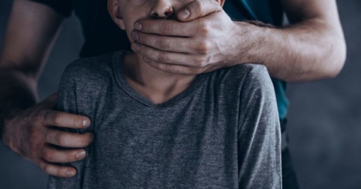 В Днепре будут судить мужчину, изнасиловавшего соседских мальчишек - рис. 1