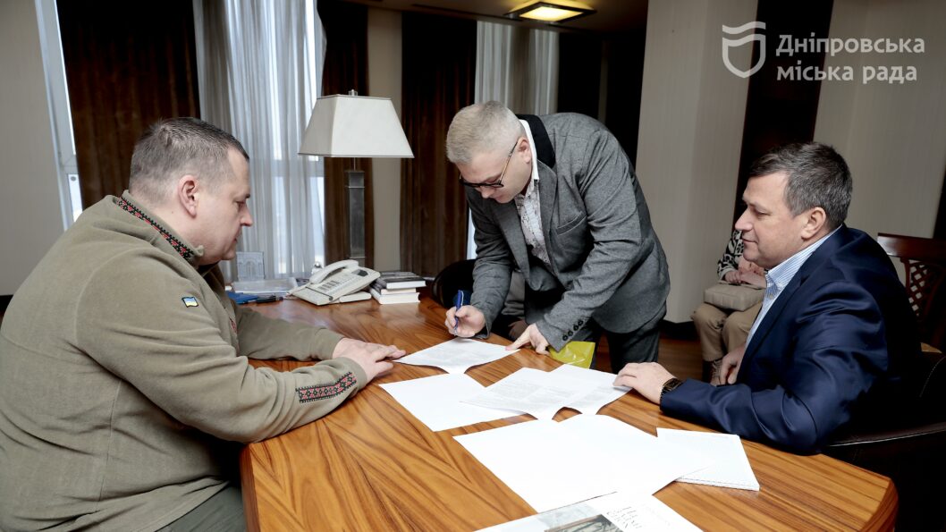 Маленький дніпрянин, який втратив мати через ракетний удар на Перемозі, отримав квартиру - рис. 2