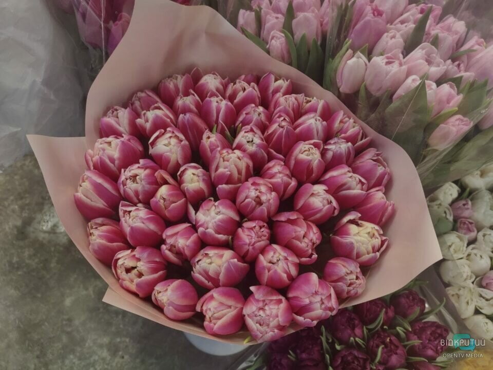 Ціна уваги: скільки коштують у Дніпрі квіти на 8 березня - рис. 5