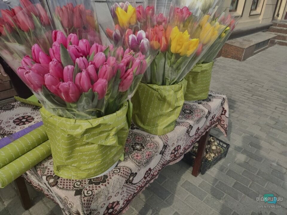 Ціна уваги: скільки коштують у Дніпрі квіти на 8 березня - рис. 8