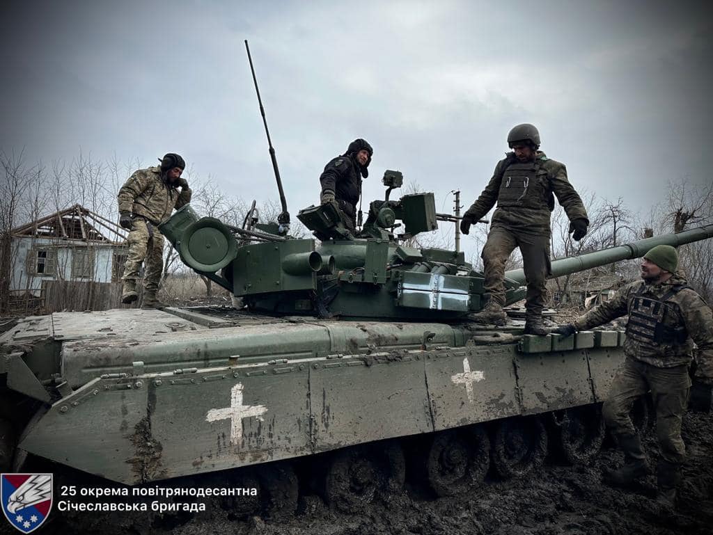Сичеславская бригада показала «бронированный кулак», которым бьют окупантов на Луганщине - рис. 1