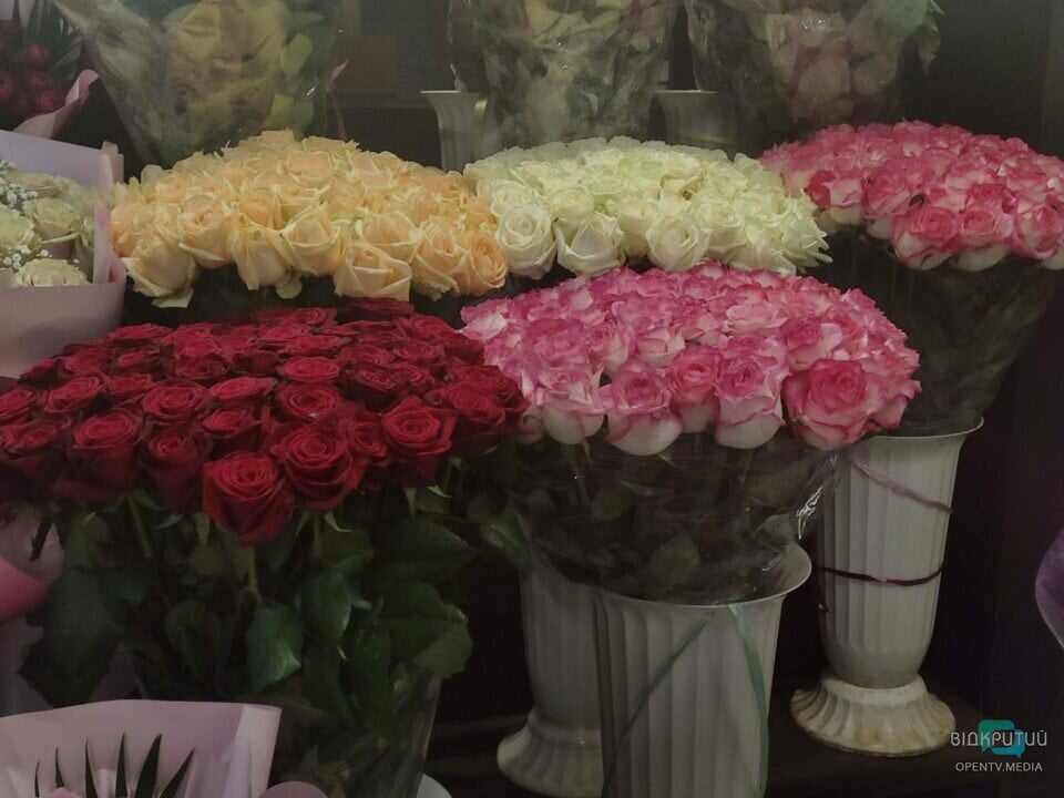 Ціна уваги: скільки коштують у Дніпрі квіти на 8 березня - рис. 11