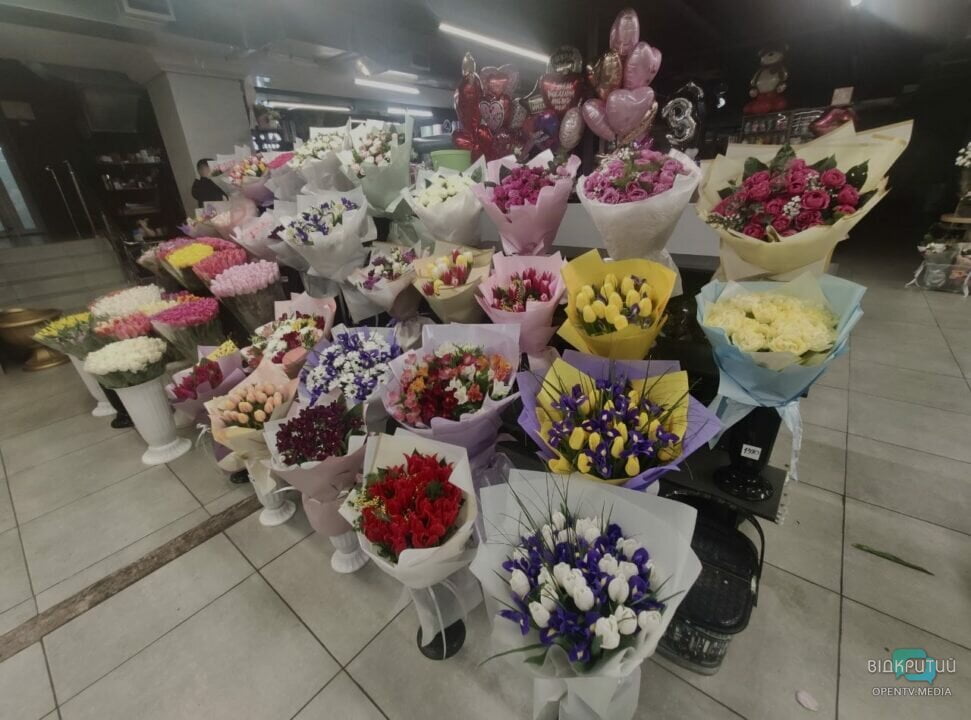 Ціна уваги: скільки коштують у Дніпрі квіти на 8 березня - рис. 1