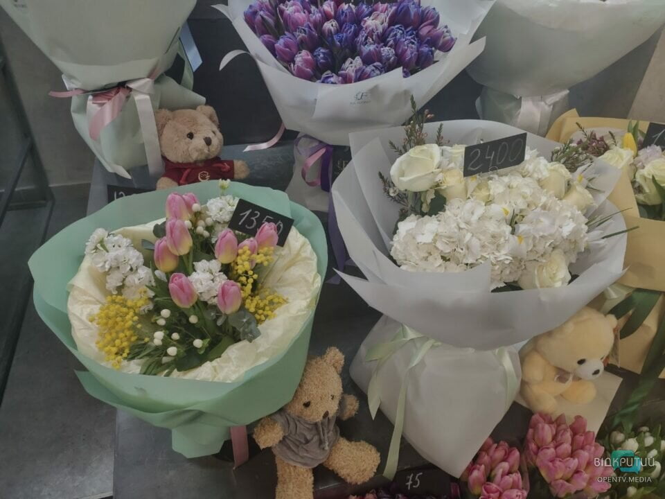 Ціна уваги: скільки коштують у Дніпрі квіти на 8 березня - рис. 3