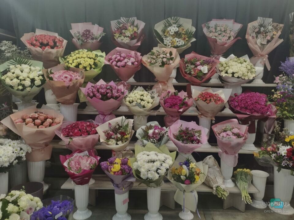 Ціна уваги: скільки коштують у Дніпрі квіти на 8 березня