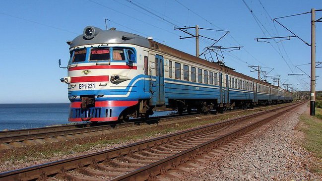 Деякі приміські поїзди, що курсують через Дніпропетровщину, змінили графіки руху