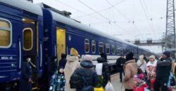 Через Дніпро щодня курсують евакуаційні потяги: розклад - рис. 10