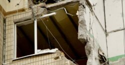 Мер Дніпра перевірив, як відновлюють зруйнований будинок на житломасиві Перемоза