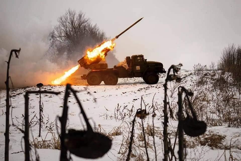 Російські окупанти минулої доби завдали чергового масованого ракетного удару по Україні