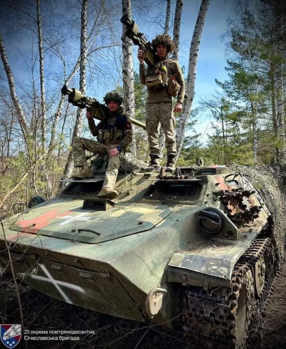 Ракетные удары и постоянные обстрелы из РСЗО по всей линии фронта: пошли 401 сутки войны РФ против Украины