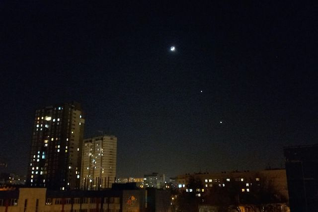 У небі над Дніпром зафільмували «Парад планет»