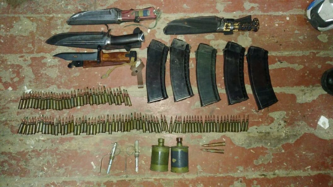 В Кривом Роге полицейские изъяли у местного жителя оружие и большое количество боеприпасов