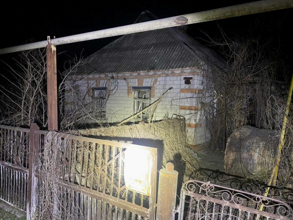 Армия российских оккупантов в минувшую ночь атаковала Никопольский район восемь раз