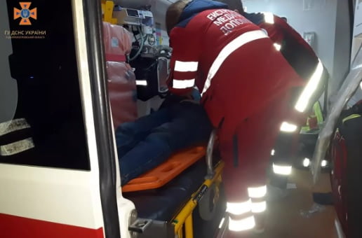 У Павлограді рятувальники звільнили постраждалого водія з розбитого авто