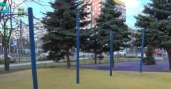 Збитків на сотні тисяч: у Дніпрі вандали пошкодили сквер імені Максима Семенова (Відео)