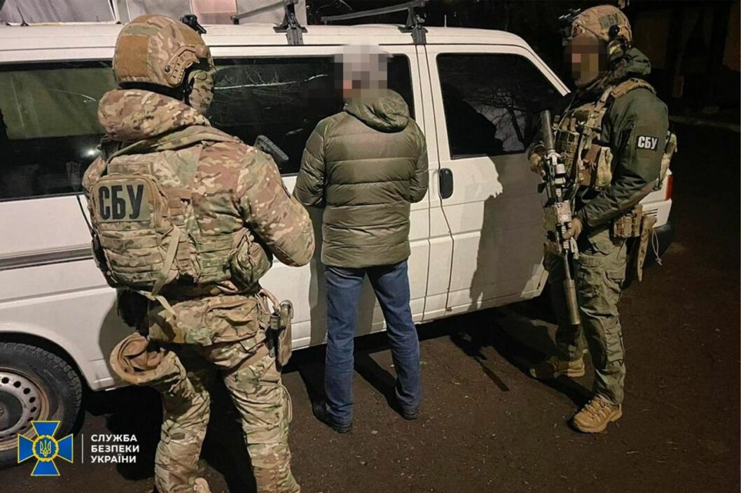 На Рівненщині затримали російського диверсанта, який намагався підірвати об’єкт транспортної інфраструктури - рис. 1
