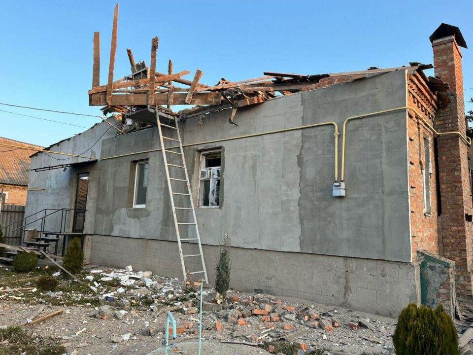 Російські окупанти обстріляли Нікопольський район Дніпропетровщини: пошкоджена цивільна инфраструктура - рис. 1