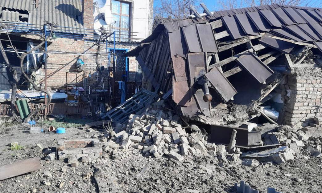 Російські війська з важкої артилерії обстріляли Нікополь: пошкоджена цивільна інфраструктура