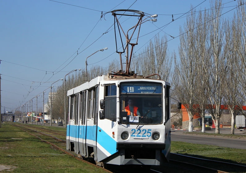 У Дніпрі тимчасово призупинили рух трамваїв №19: причина